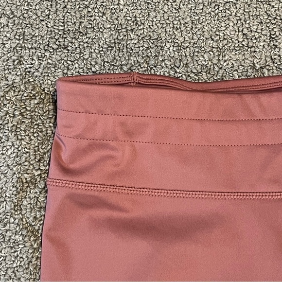 Fabletics Leggings Womens Medium Pink Mid Rise Statement Ultra cool Pocket NWT - Picture 6 of 12